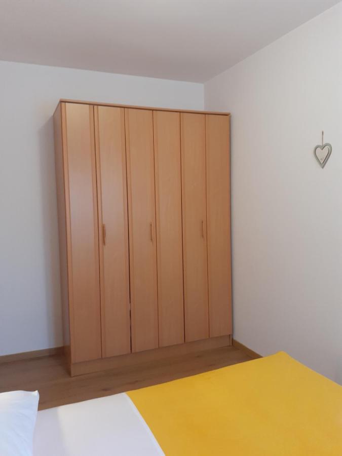 Appartement Apartman Paola à Malinska Extérieur photo