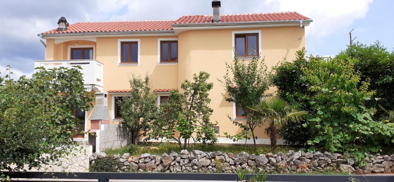 Appartement Apartman Paola à Malinska Extérieur photo