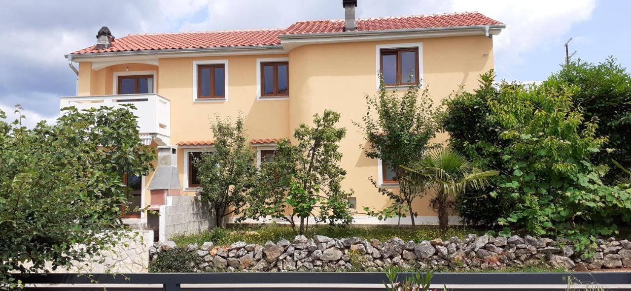 Appartement Apartman Paola à Malinska Extérieur photo