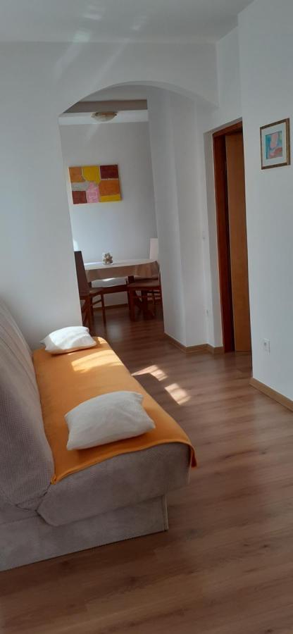 Appartement Apartman Paola à Malinska Extérieur photo