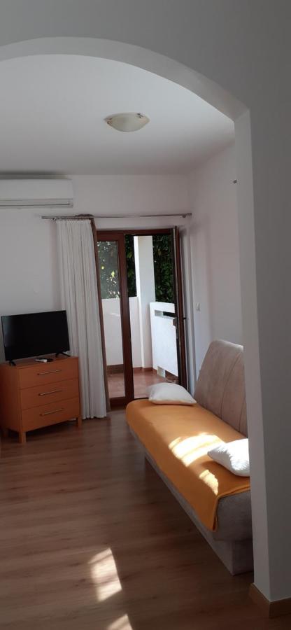 Appartement Apartman Paola à Malinska Extérieur photo
