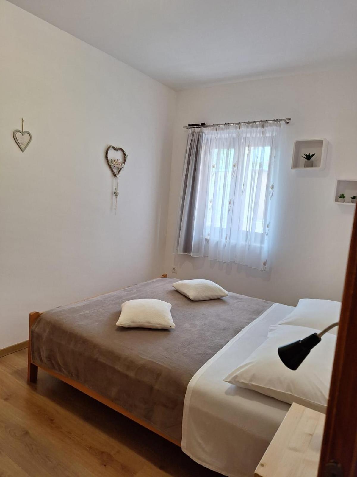 Appartement Apartman Paola à Malinska Extérieur photo