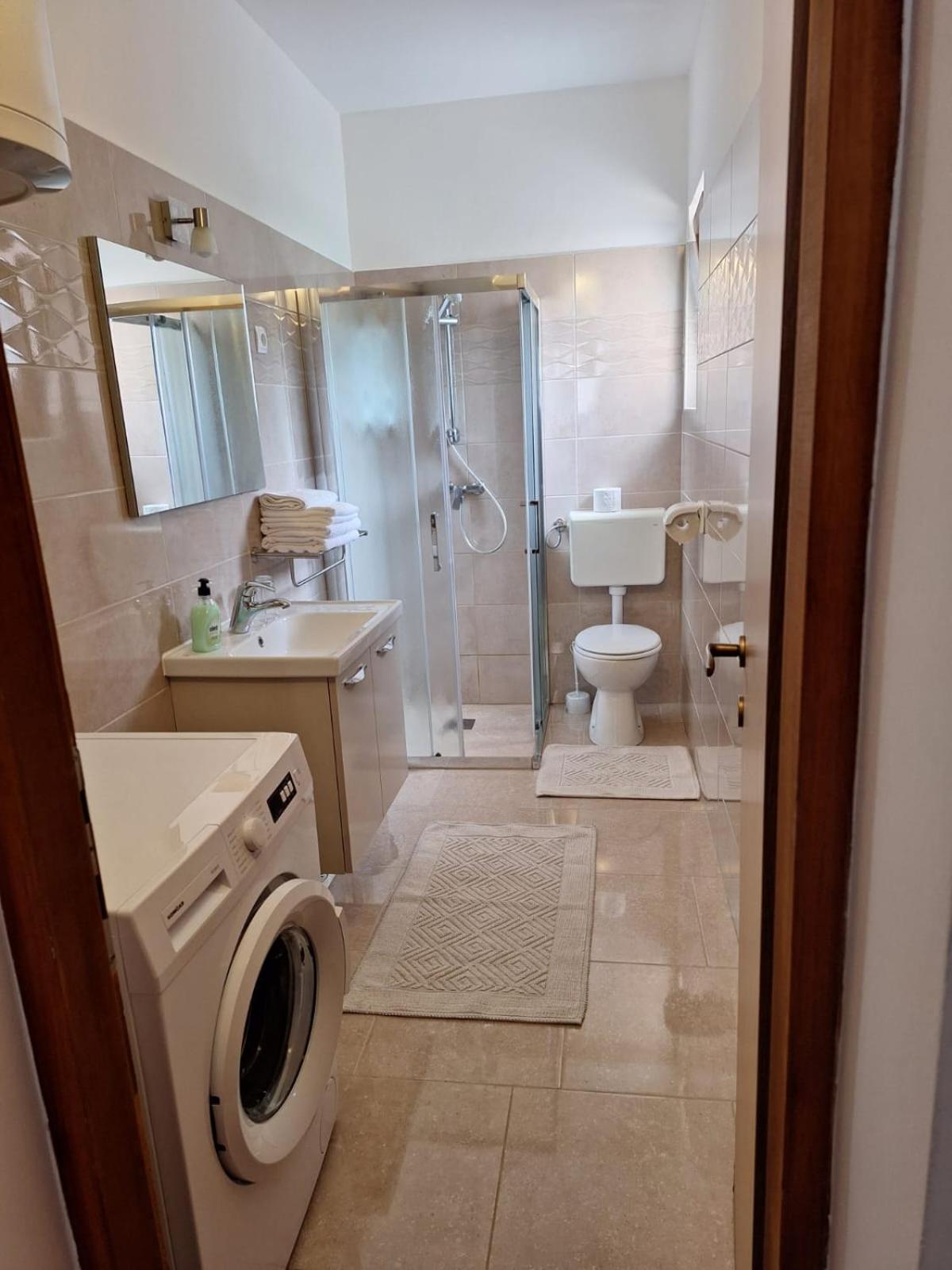 Appartement Apartman Paola à Malinska Extérieur photo