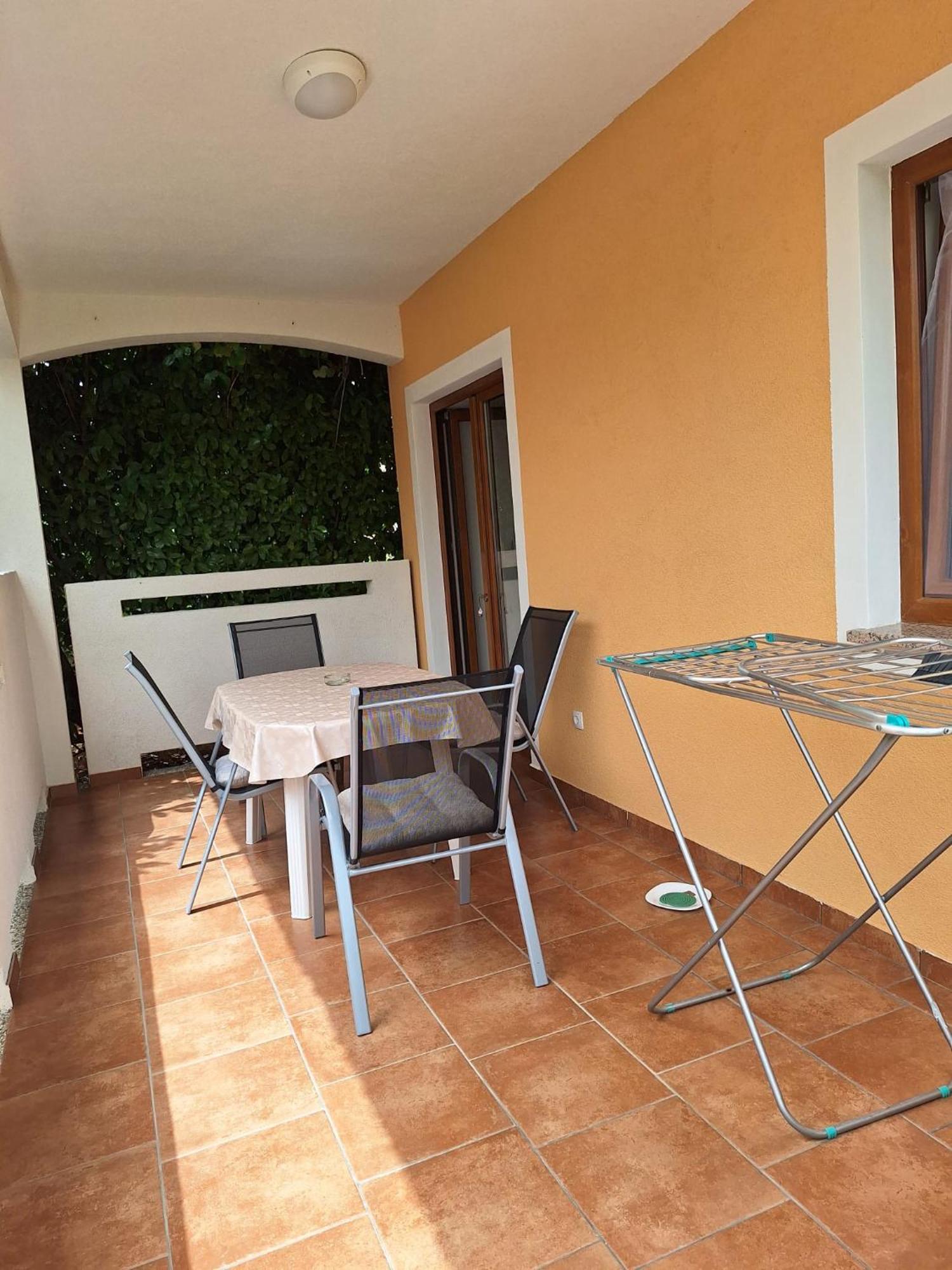 Appartement Apartman Paola à Malinska Extérieur photo